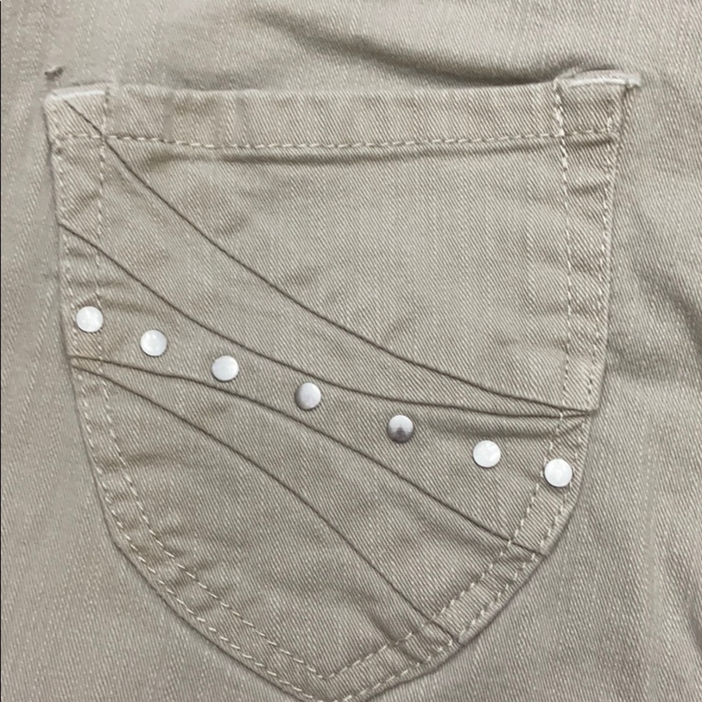 Capris - Picture 3 of 6